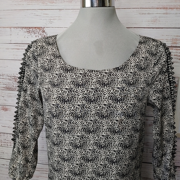 MAISON Scotch embroidered sleeve shift dress S - Picture 3 of 11